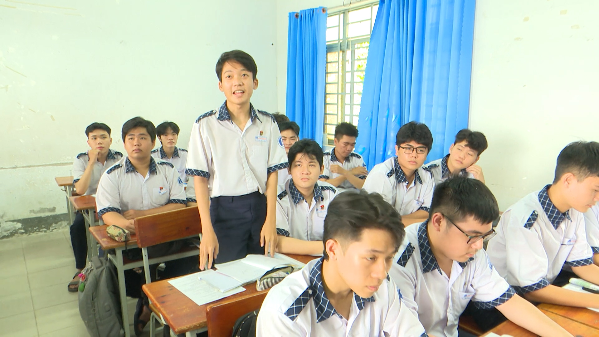 FILE 01 TRUONG THPT LONG THANH NANG CAO HIEU QUA GIAO DUC.mp4.00_00_18_11.Still001.jpg