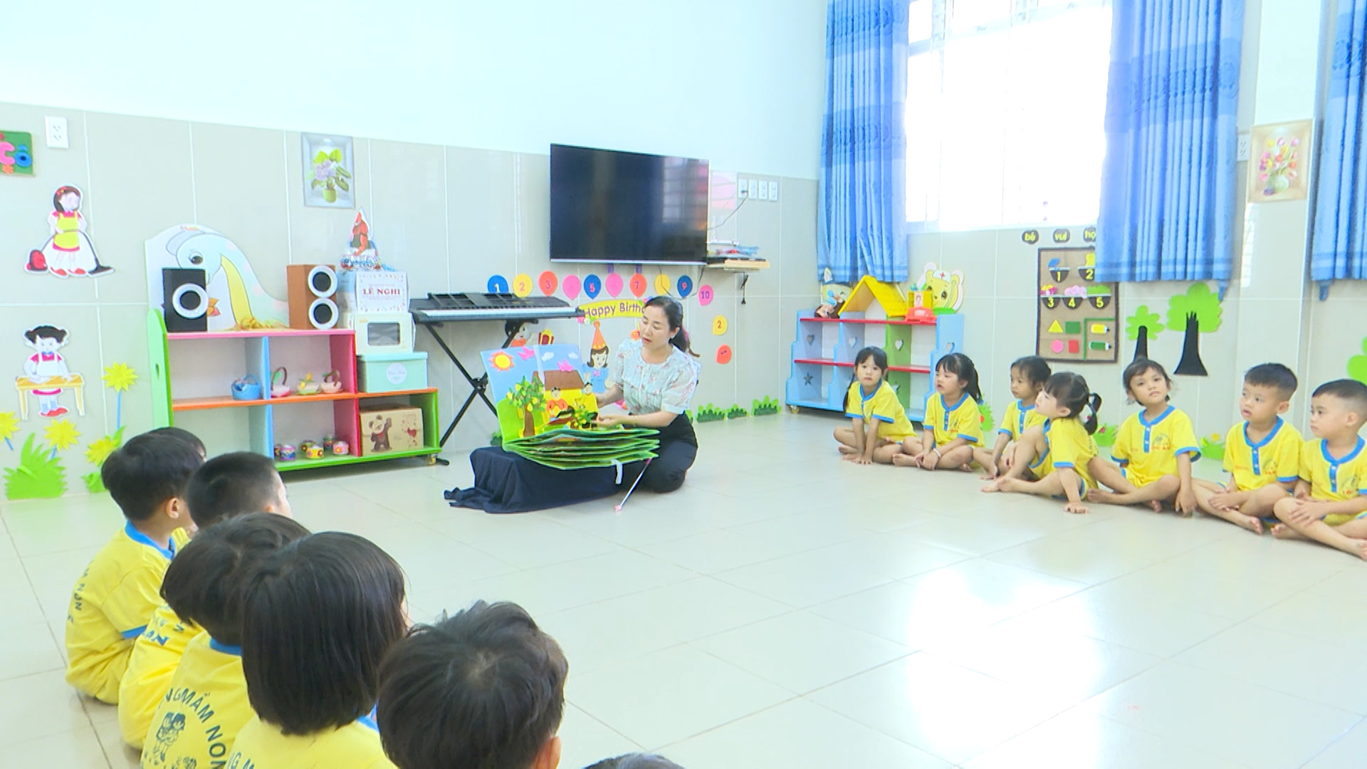 FILE 03 PHONG BENH TAY CHAN MIENG 02.mp4.00_00_38_02.Still001.jpg