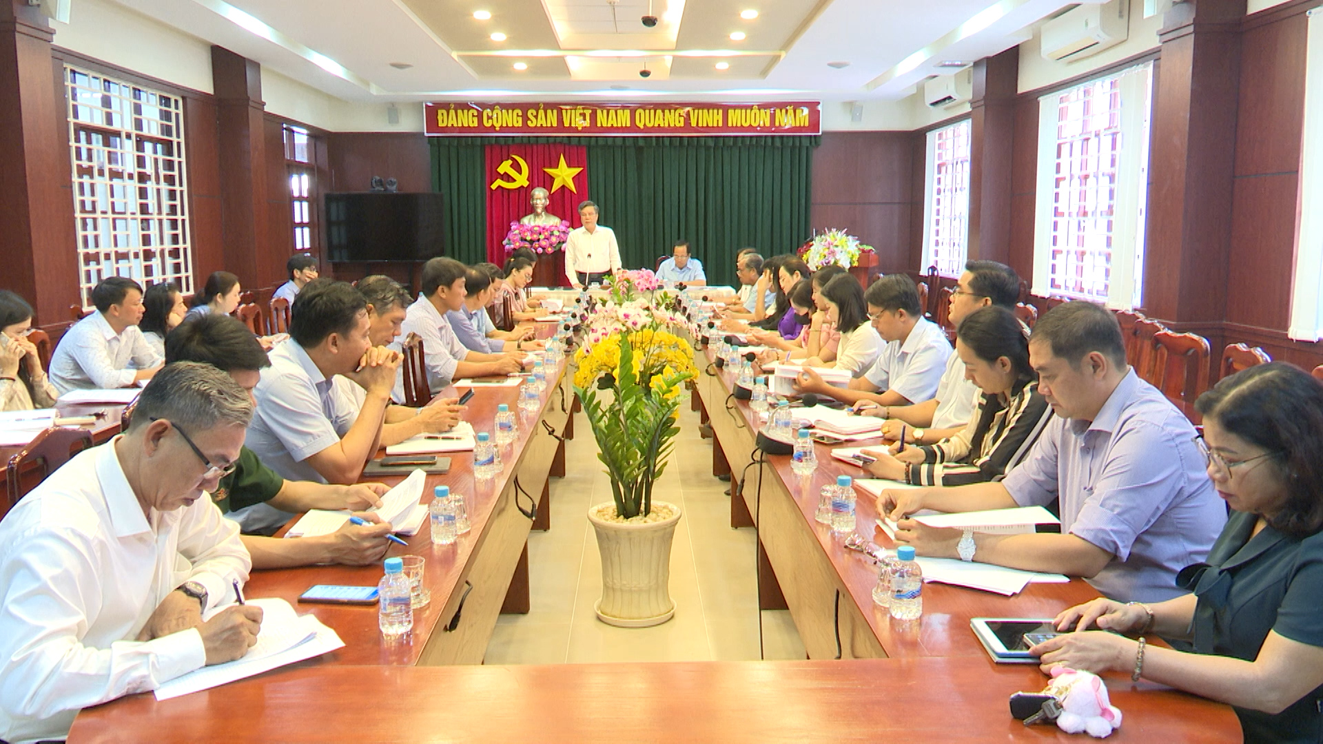 HOP GIAO BAN 6 THANG DAU NAM CONG TAC DAN VAN VÀ QUY CHE DAN CHU.mp4.00_01_29_04.Still001.jpg