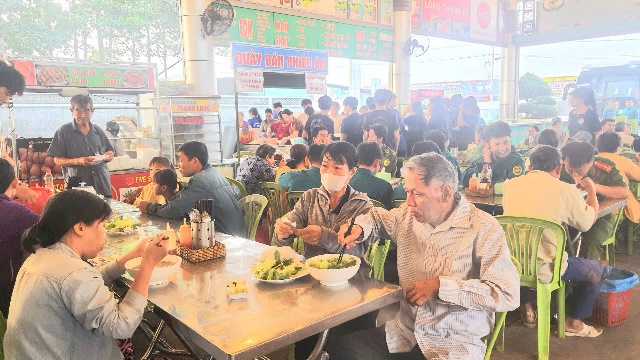 chợ 6.jpg