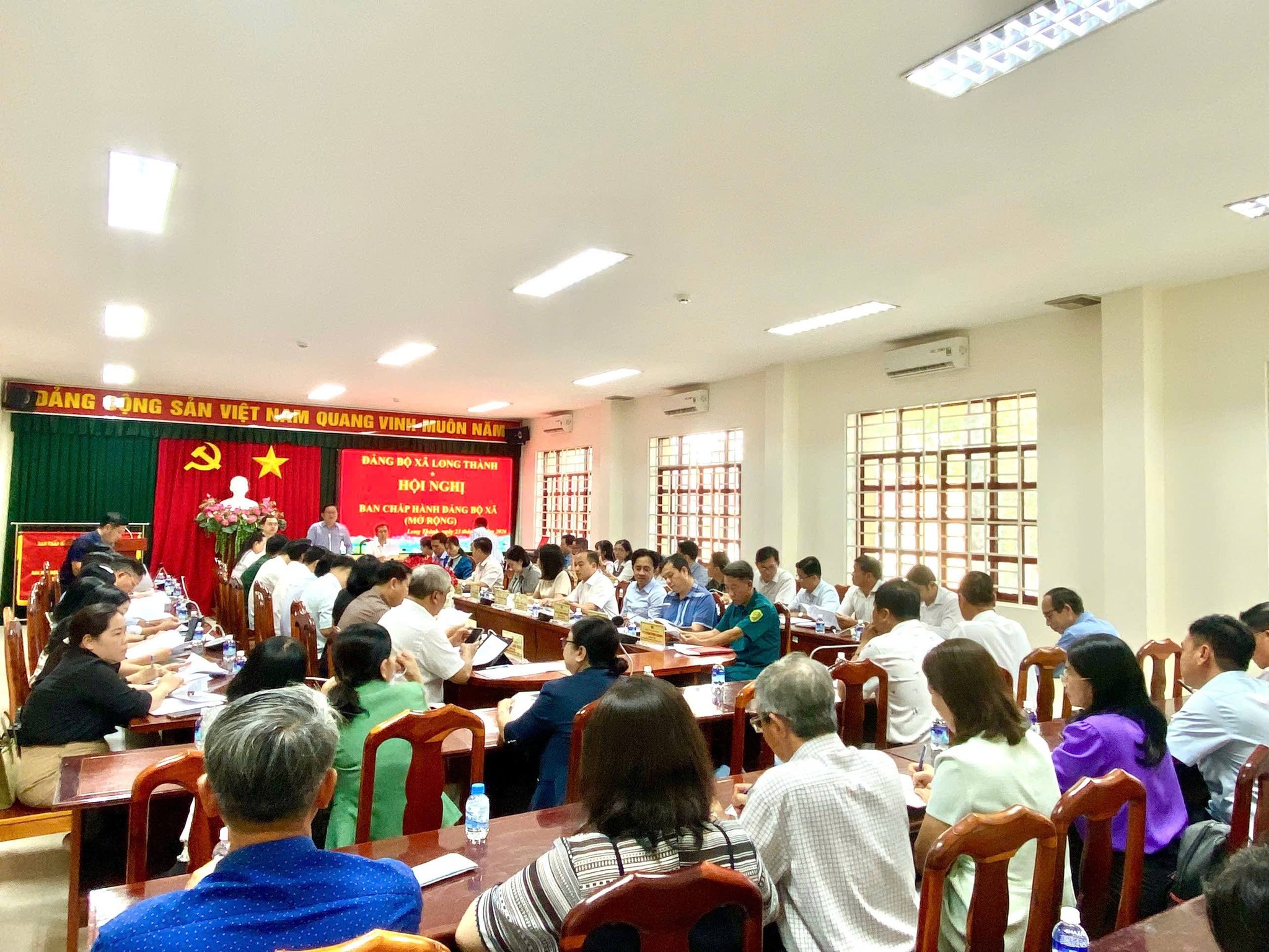 BT lam viec voi cac chi dang bo